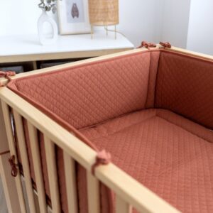 5420010711874-tour-de-lit-et-parc-30x180cm-brick-pady-quilted-jersey