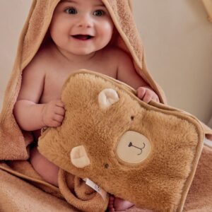 5414220229427-protege-carnet-de-sante--fausse-fourrure-camel---lily