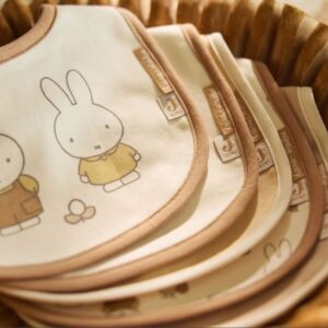 8717329405141-bavoir-jersey-impermeable---miffy-family-farm---5-unites